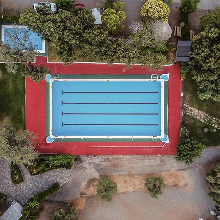 Kampaoh Sierra Nevada Hotel Güéjar Sierra Kültér fotó