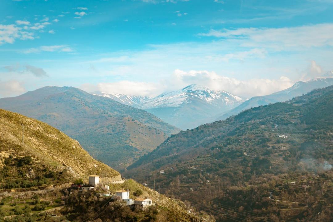 Kampaoh Sierra Nevada Hotel Güéjar Sierra Kültér fotó